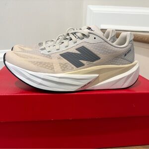 New Balance Fuelcell Rebel v5 premium running shoes